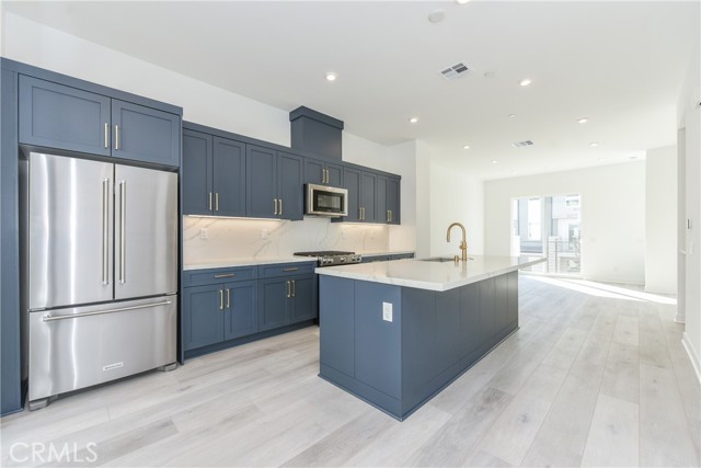 Detail Gallery Image 12 of 48 For 1418 S Urbana St, Anaheim,  CA 92805 - 4 Beds | 3/1 Baths