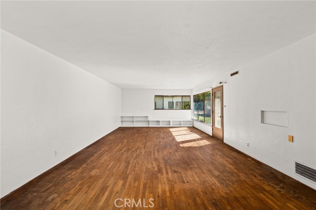 Detail Gallery Image 5 of 46 For 3024 Pine, Riverside,  CA 92501 - 3 Beds | 2 Baths