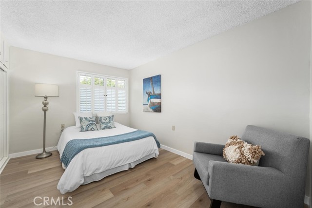 1930 St John Road, Seal Beach CA: https://media.crmls.org/medias/4f18a50d-fcbf-49a5-b58b-73ff521c4197.jpg