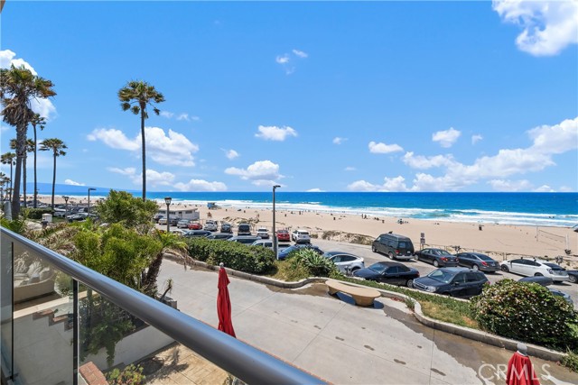 4314 The Strand, Manhattan Beach CA: https://media.crmls.org/medias/4f18e2a6-b1de-4d3f-8ba4-73a999bef747.jpg