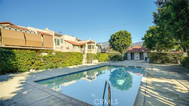 833 Cinnamon, Duarte CA: https://media.crmls.org/medias/4f193dca-f23b-4be2-95f9-62b17f792f4f.jpg