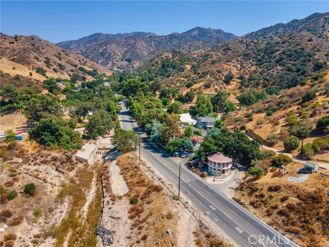 8618 La Tuna Canyon Road, Sun Valley CA: https://media.crmls.org/medias/4f1982ba-18d9-46d3-b3f3-266bce8d9bfa.jpg