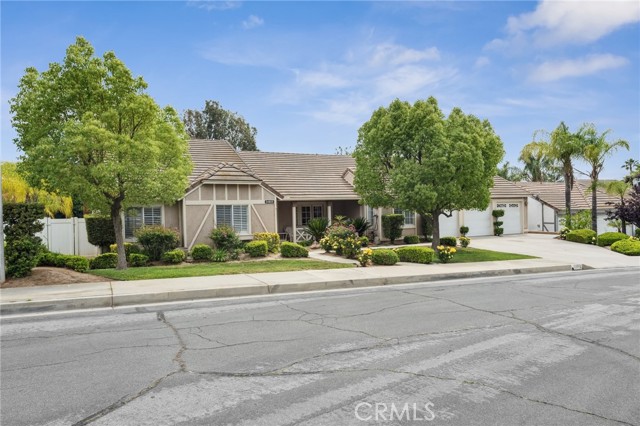 24805 Morning Mist Drive, Moreno Valley CA: https://media.crmls.org/medias/4f1a154f-b07b-4cc9-a9f7-91f6e4643e6c.jpg