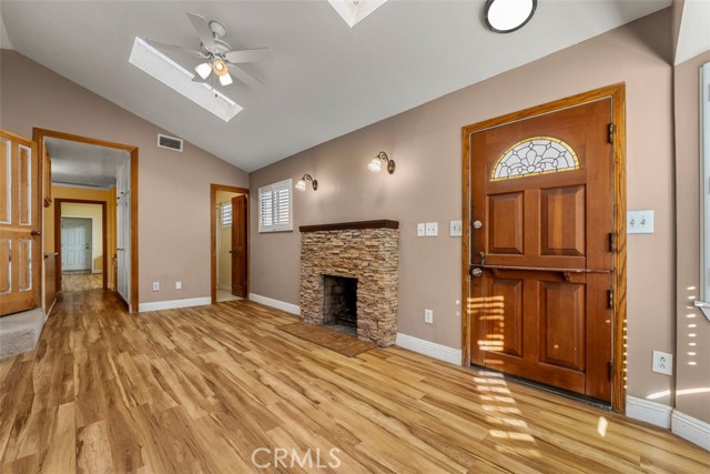 55 B Surfside Avenue, Surfside CA: https://media.crmls.org/medias/4f1b56e4-25ce-4590-8cbe-bea730f3680e.jpg