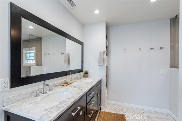 715 Havana Avenue, Long Beach CA: https://media.crmls.org/medias/4f1bb9b3-6f7d-4b09-be47-2ac60a0ba5e5.jpg