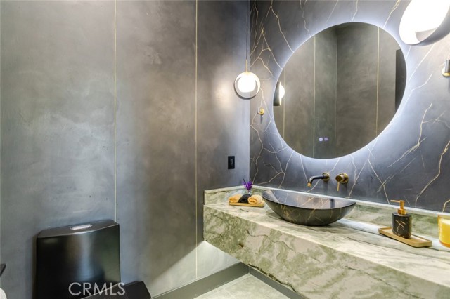 Detail Gallery Image 58 of 70 For 7714 Lasaine Ave, Northridge,  CA 91325 - 3 Beds | 4 Baths