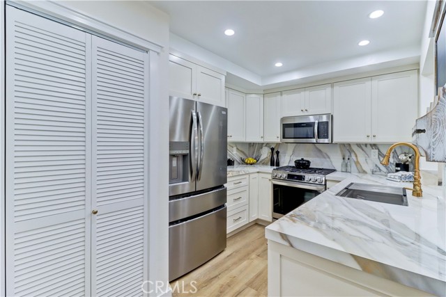 40 Lobelia, Rancho Santa Margarita CA: https://media.crmls.org/medias/4f1c3e2a-2746-4700-9e22-cc491e4a376a.jpg