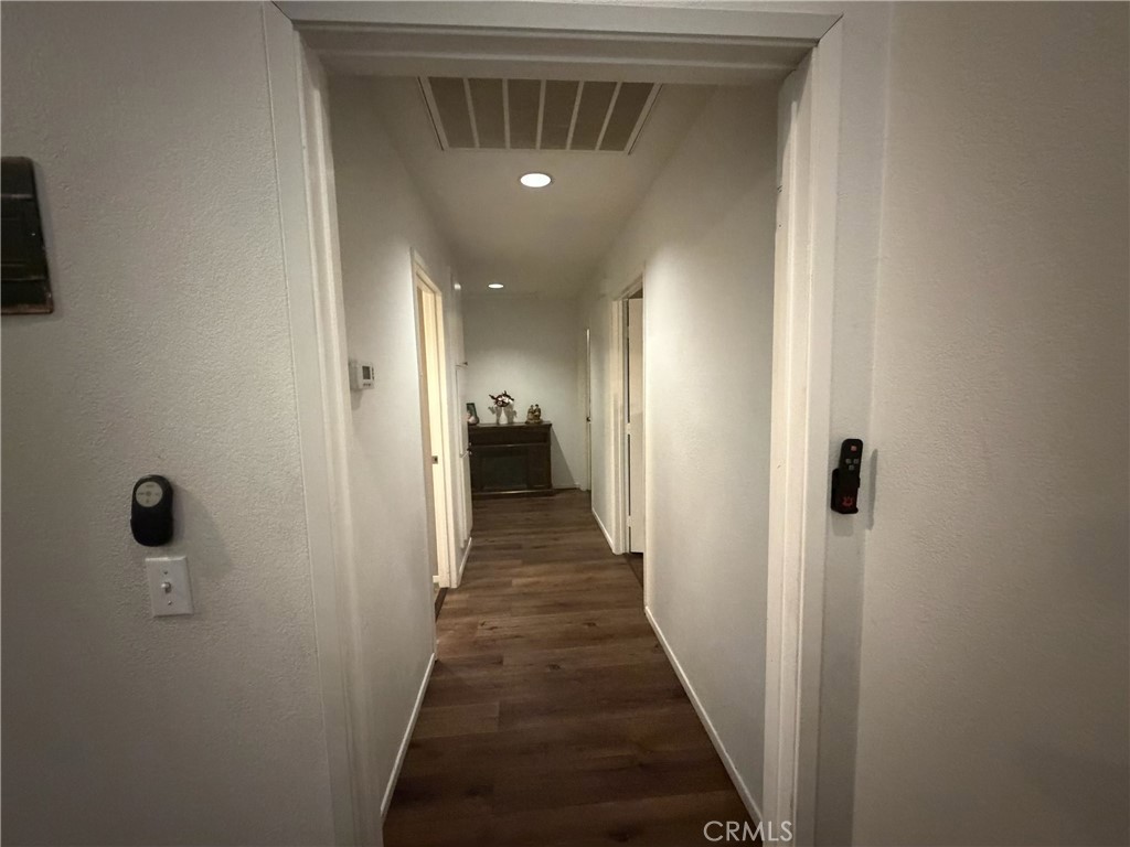 https://media.crmls.org/medias/4f1cb107-1088-4f88-a9d9-4e1791eb4739.jpg?preset=X-Large