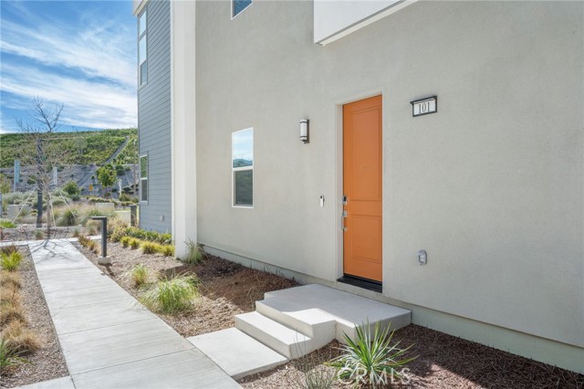Detail Gallery Image 5 of 38 For 27225 Cranmore #101,  Valencia,  CA 91381 - 3 Beds | 3/1 Baths
