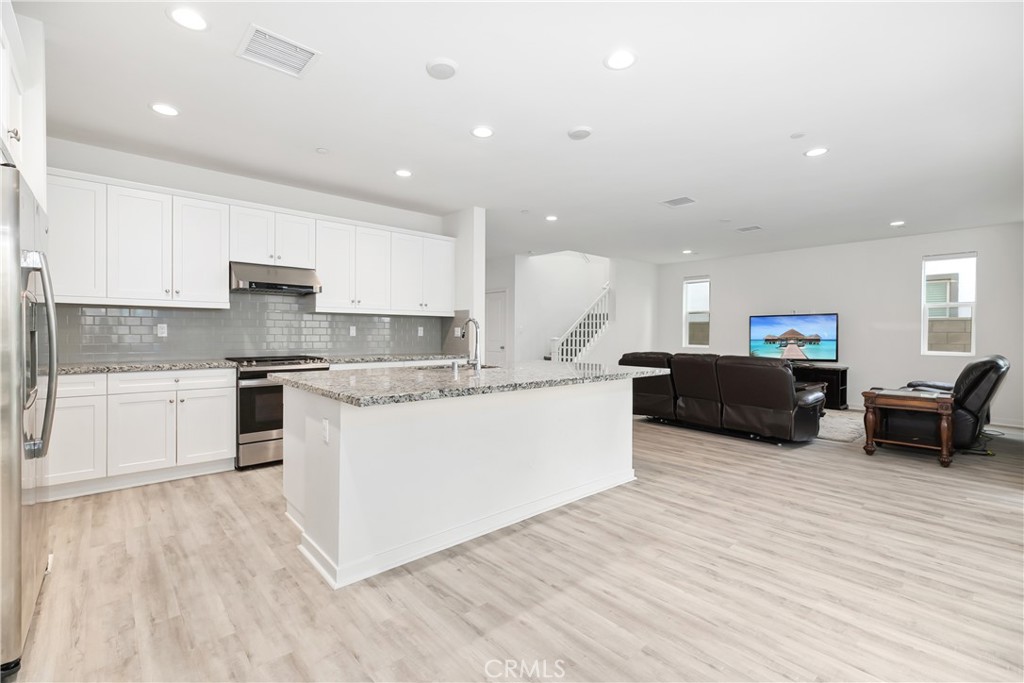 MLS #AR25102950 img 1