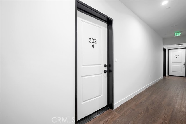 Detail Gallery Image 4 of 19 For 10657 Moorpark St #202,  North Hollywood,  CA 91602 - 1 Beds | 1 Baths