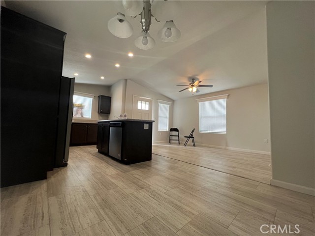 260 N Lyon ave, Hemet CA: https://media.crmls.org/medias/4f1de5fe-ca22-4fc7-a4e4-f605a555ced0.jpg
