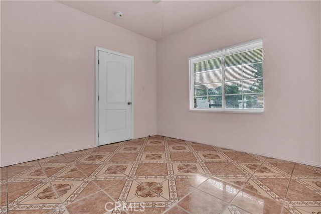 Detail Gallery Image 7 of 30 For 657 E 53rd, Los Angeles,  CA 90011 - – Beds | – Baths