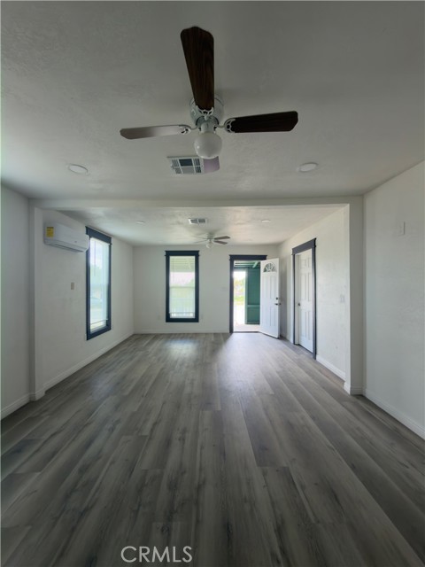 Detail Gallery Image 4 of 30 For 215 Naylor, Taft,  CA 93268 - 3 Beds | 1 Baths