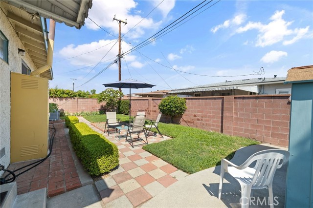 6345 Bigelow Street, Lakewood CA: https://media.crmls.org/medias/4f1e70e3-4fed-4e87-804a-e391f34be9ee.jpg
