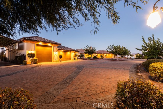 Detail Gallery Image 12 of 75 For 12260 Desert Rose Way, Oak Hills,  CA 92344 - 4 Beds | 4/1 Baths