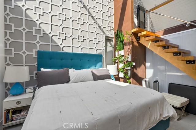 Detail Gallery Image 5 of 62 For 219 Colton, Newport Beach,  CA 92663 - 4 Beds | 3 Baths