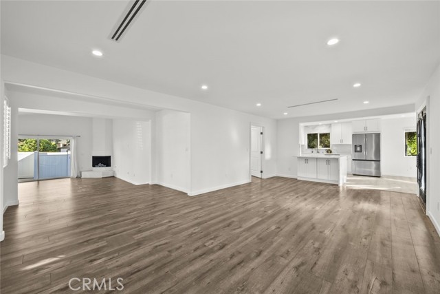 4718 La Crescenta Avenue, La Crescenta CA: https://media.crmls.org/medias/4f2156c4-4814-4a18-9a44-aa3c3d054133.jpg
