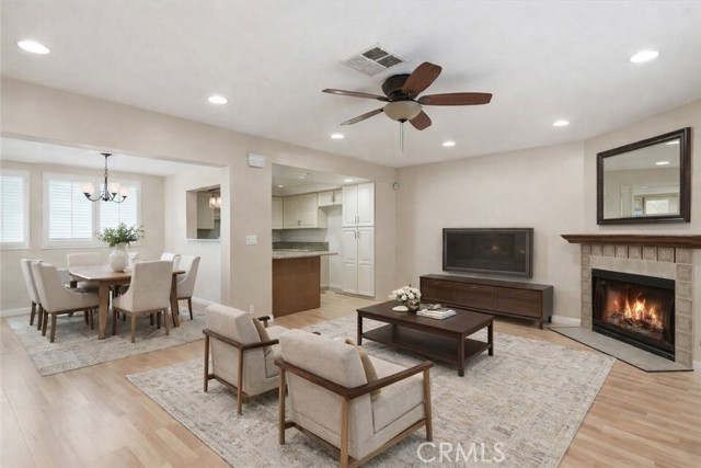 Detail Gallery Image 3 of 30 For 604 E 220th #3,  Carson,  CA 90745 - 3 Beds | 2/1 Baths