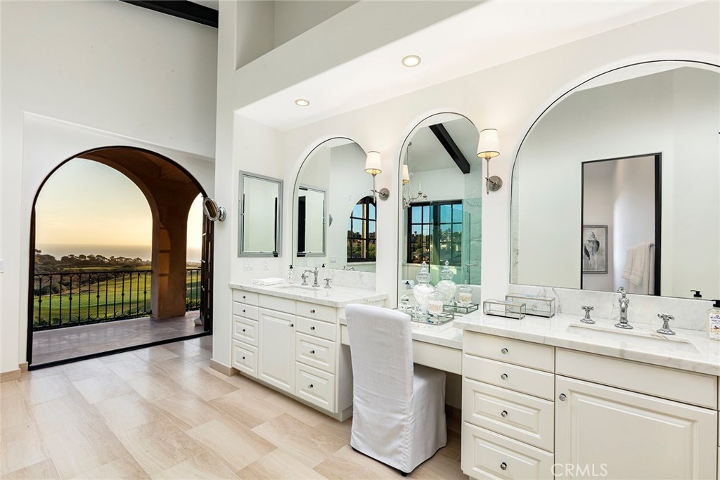 4f2198b9 701c 4f11 9e11 B11685580013