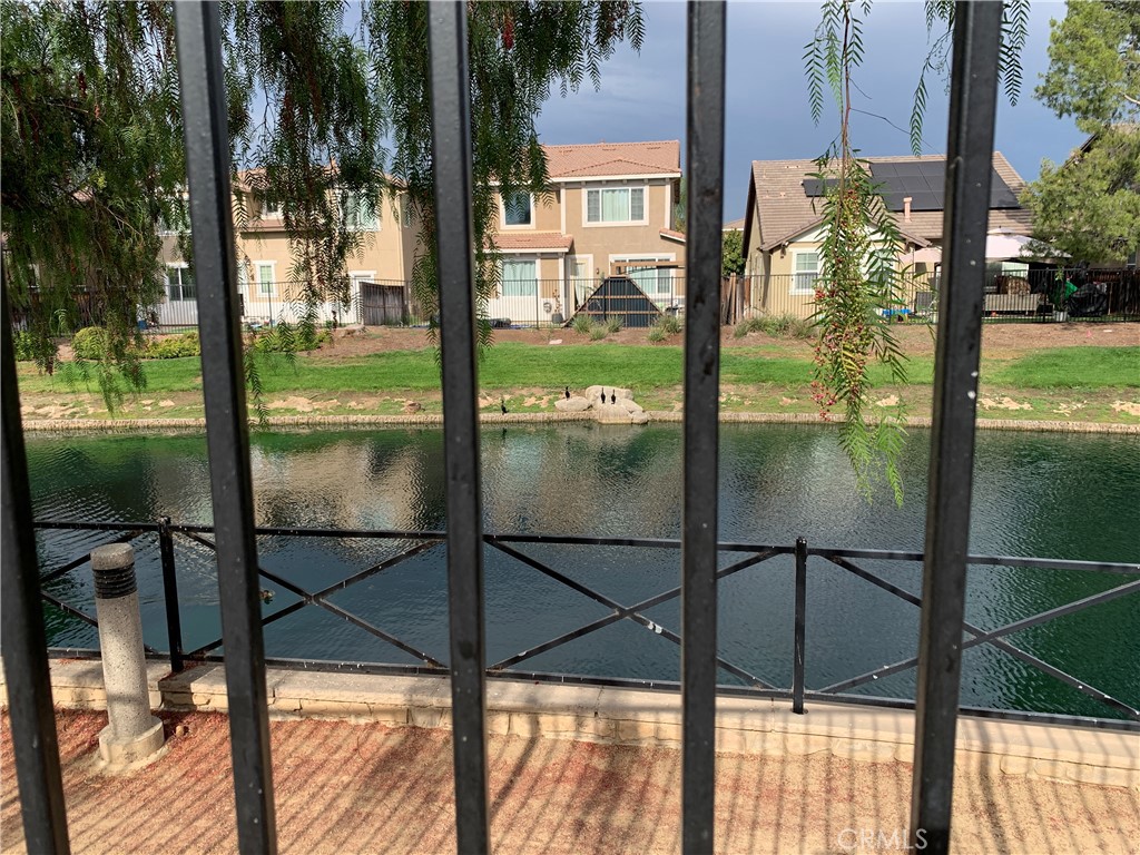 https://media.crmls.org/medias/4f22b072-d1e8-4393-9807-898bf2b07c17.jpg?preset=X-Large