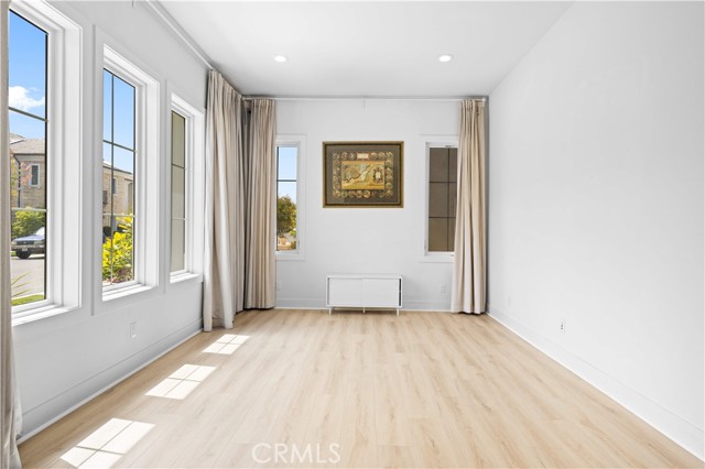 53 Eider Run, Irvine CA: https://media.crmls.org/medias/4f2400d1-151f-4a11-bbef-0f1b6fa1a609.jpg