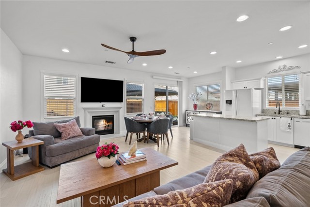 Detail Gallery Image 12 of 44 For 3559 Half Dome Ave, Rosamond,  CA 93560 - 4 Beds | 2 Baths