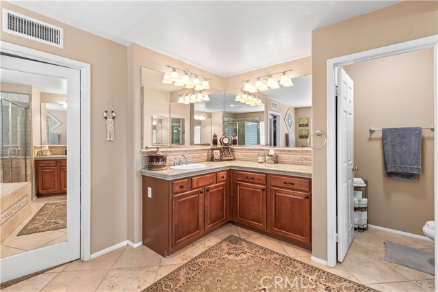 Detail Gallery Image 37 of 71 For 1357 Onyx Cir, Corona,  CA 92882 - 5 Beds | 4 Baths