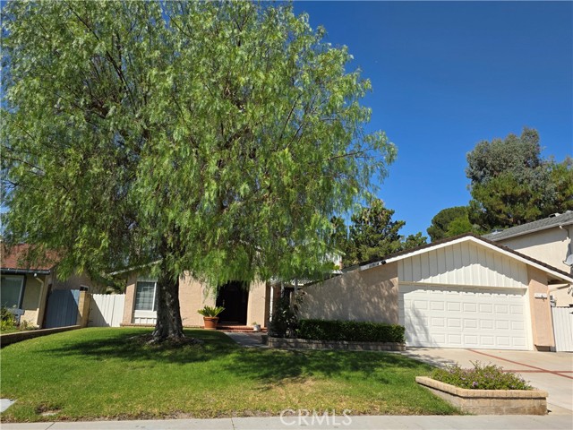 Detail Gallery Image 1 of 3 For 22914 Cerca Dr, Valencia,  CA 91354 - 4 Beds | 2 Baths