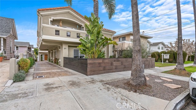 211 Francisca Avenue, Redondo Beach, California 90277, 4 Bedrooms Bedrooms, ,2 BathroomsBathrooms,Residential,For Sale,Francisca,SR25007382