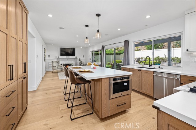 Detail Gallery Image 9 of 48 For 5497 Coral Reef Avenue, La Jolla,  CA 92037 - 5 Beds | 3 Baths