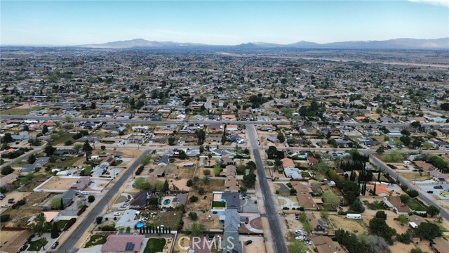 Detail Gallery Image 4 of 7 For 18155 Orange, Hesperia,  CA 92345 - – Beds | – Baths