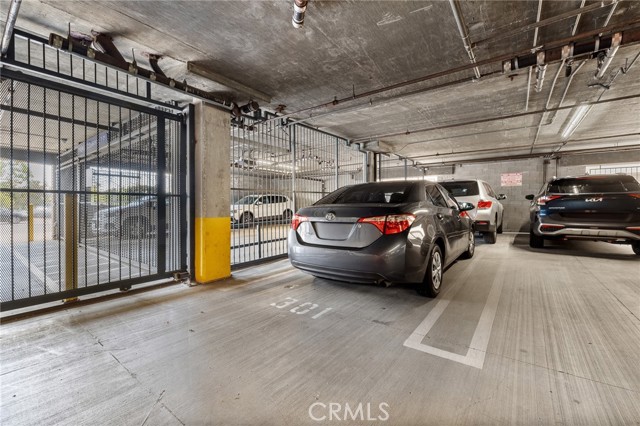 Detail Gallery Image 20 of 31 For 13951 Sherman Way #301,  Van Nuys,  CA 91405 - 2 Beds | 2 Baths