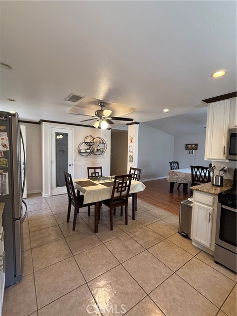 Detail Gallery Image 10 of 20 For 3461 Crownsworth, Corona,  CA 92879 - 3 Beds | 2 Baths