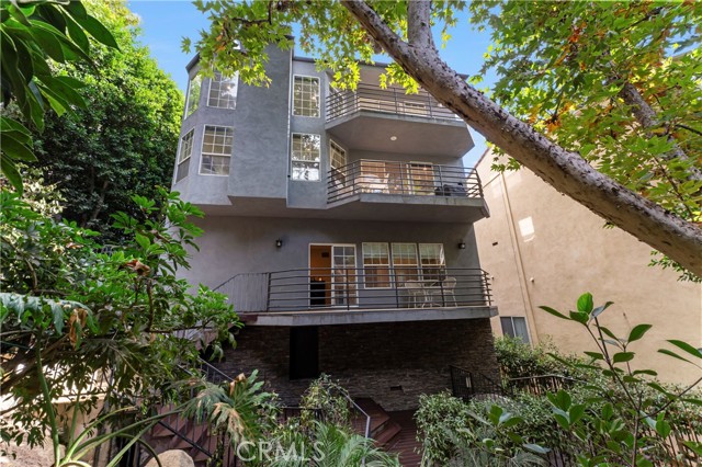 Detail Gallery Image 2 of 51 For 2355 N Beverly Glen Bld, Los Angeles,  CA 90077 - 2 Beds | 3/1 Baths