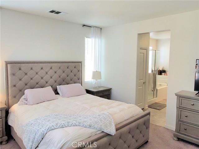 Detail Gallery Image 8 of 23 For 16229 Castello #6,  Fontana,  CA 92336 - 4 Beds | 2/1 Baths