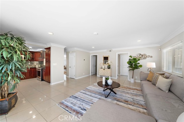 16086 Sweetleaf Street, Fountain Valley CA: https://media.crmls.org/medias/4f27336e-1ba2-4161-bfb0-97f1fead82c6.jpg