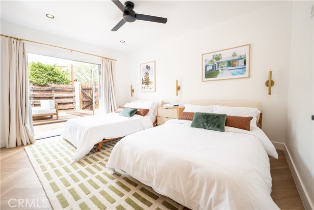 515 N Burton Way, Palm Springs CA: https://media.crmls.org/medias/4f274eec-606e-4291-9575-e9b1fef9ef04.jpg