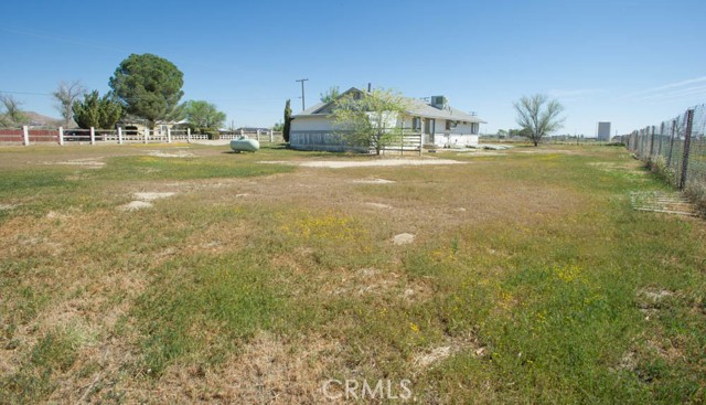Detail Gallery Image 9 of 23 For 5902 Margaritha, Rosamond,  CA 93560 - 3 Beds | 2 Baths