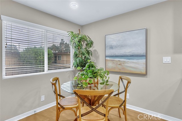 Detail Gallery Image 7 of 41 For 3907 La Crescenta Avenue #208,  La Crescenta,  CA 91214 - 1 Beds | 1 Baths