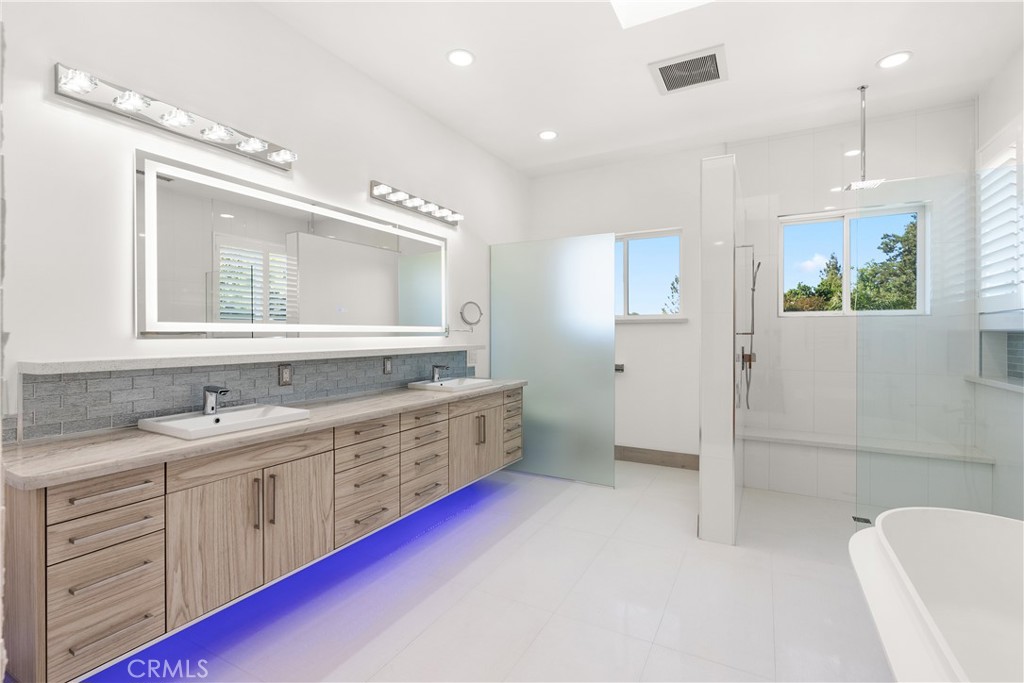 MLS #OC25246819 image #38