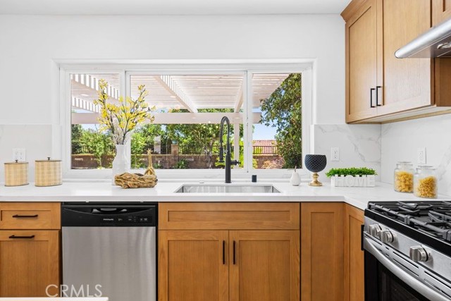 22982 Cecelia, Mission Viejo CA: https://media.crmls.org/medias/4f27bd97-330d-45ee-99e5-7df3dbf1dcac.jpg