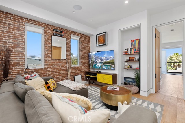 620 Huntington Street, Huntington Beach CA: https://media.crmls.org/medias/4f285258-5c34-42c9-a90e-65b2972a20fa.jpg