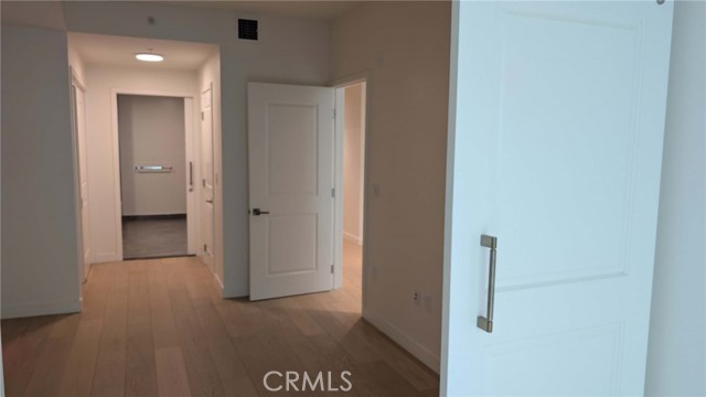 Detail Gallery Image 8 of 12 For 400 S Broadway #922,  Los Angeles,  CA 90013 - 1 Beds | 1 Baths