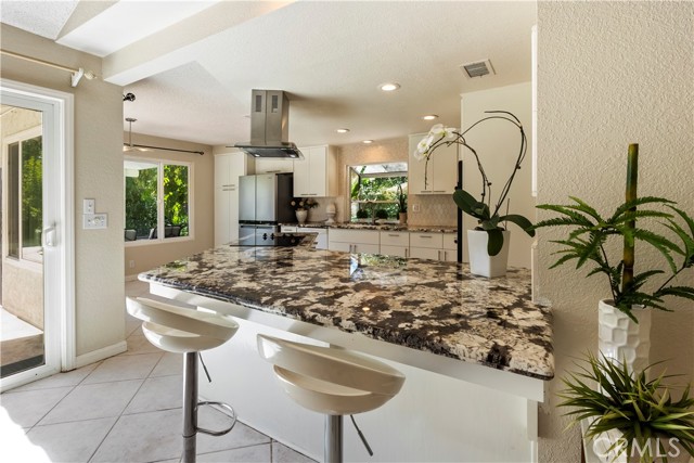6065 Saint Augustine Drive, Riverside CA: https://media.crmls.org/medias/4f28b7b7-746f-4027-88fd-16260cc0c5dd.jpg