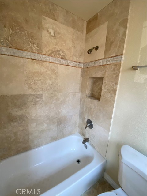 5507 S Manhattan Place, Los Angeles CA: https://media.crmls.org/medias/4f28d92f-47c1-4679-a550-ff8bf6b7a882.jpg