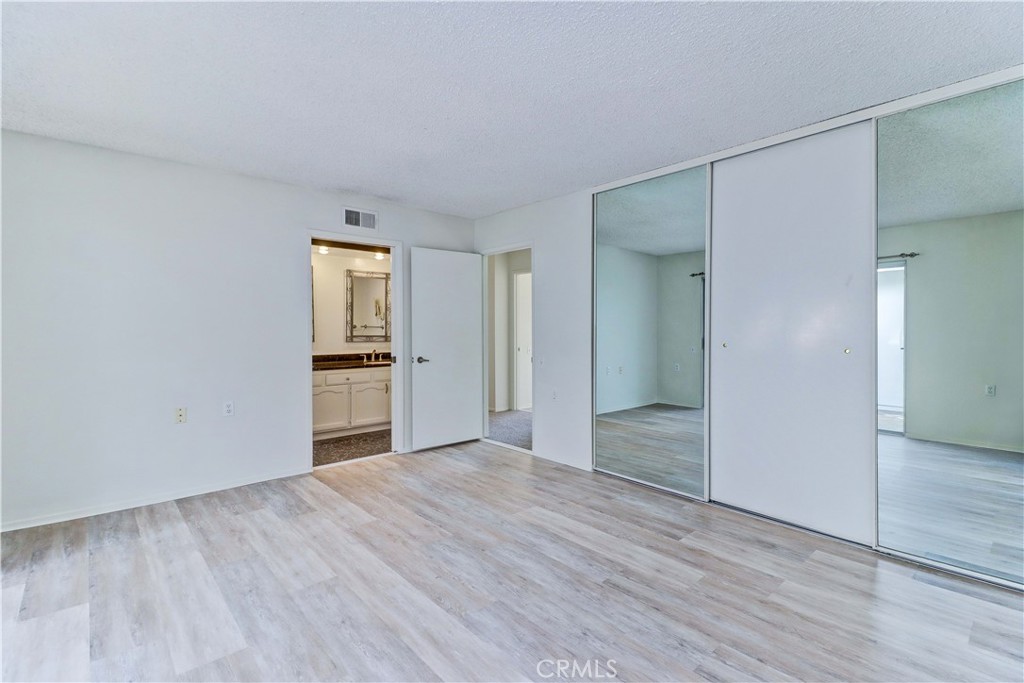 MLS #OC25267667 image #35