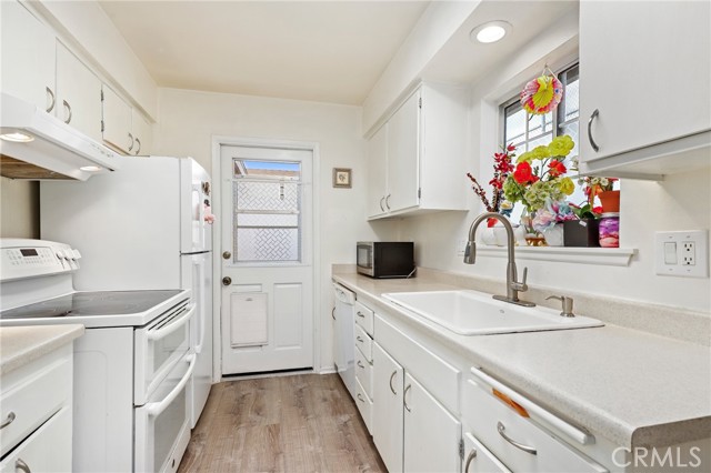 Detail Gallery Image 9 of 27 For 15940 Silvertip Ct, Fountain Valley,  CA 92708 - 1 Beds | 1 Baths