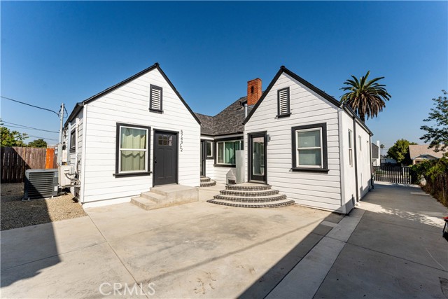 5743 1/2 & 5743 Exterior Shot (Jr. ADU & Main)