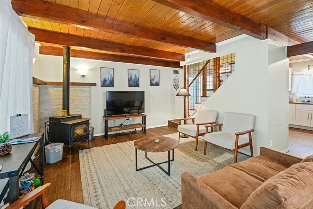 Detail Gallery Image 8 of 45 For 43032 Sunset Dr, Big Bear Lake,  CA 92315 - 3 Beds | 3 Baths
